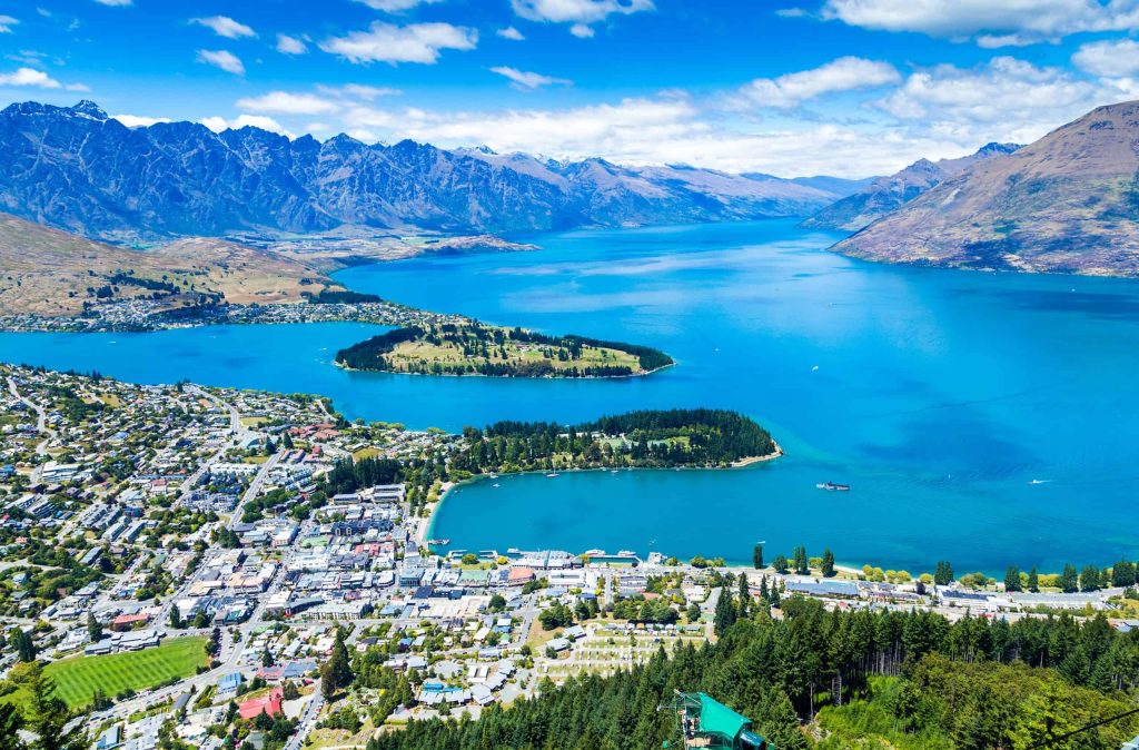 Queenstown-Skyline-Gondola-Bobs-Peak