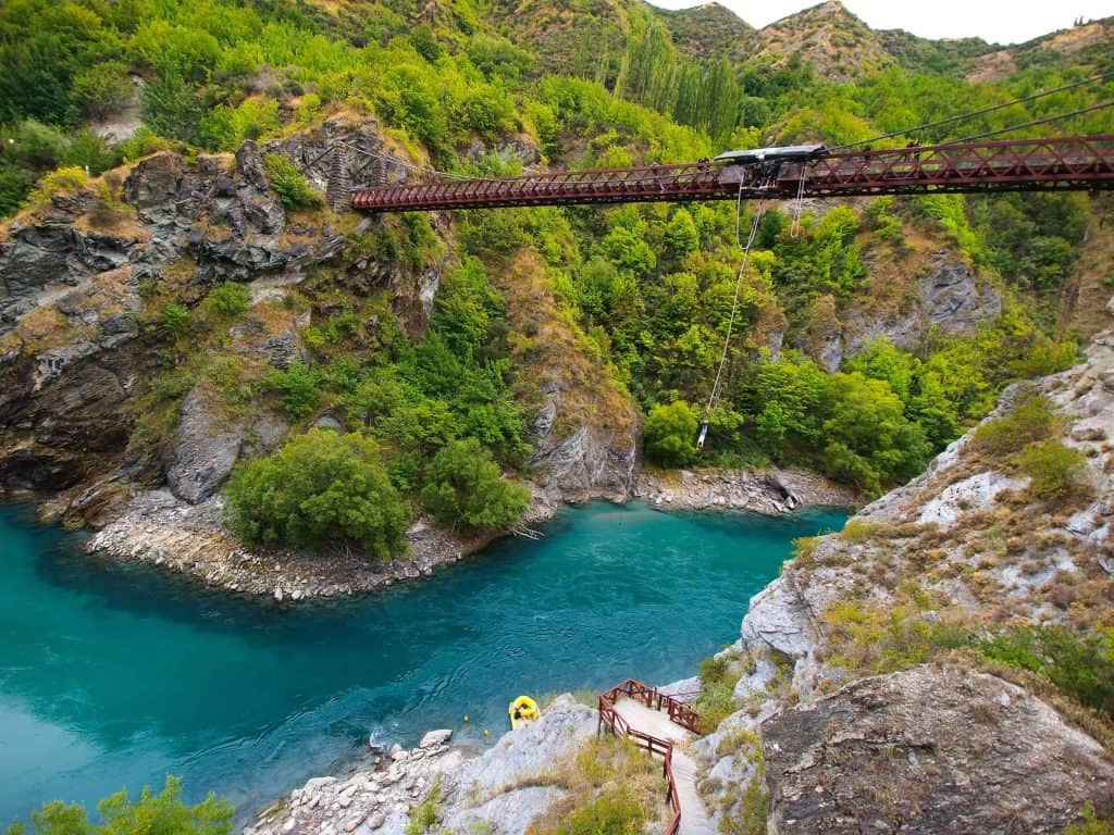 Queenstown-Kawarau-Bridge-Bungee-Jumping